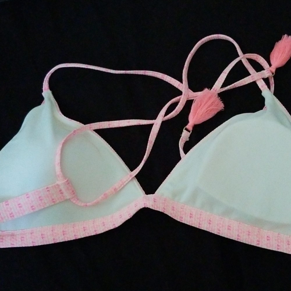 Swimsuit top - Picture 2 of 2